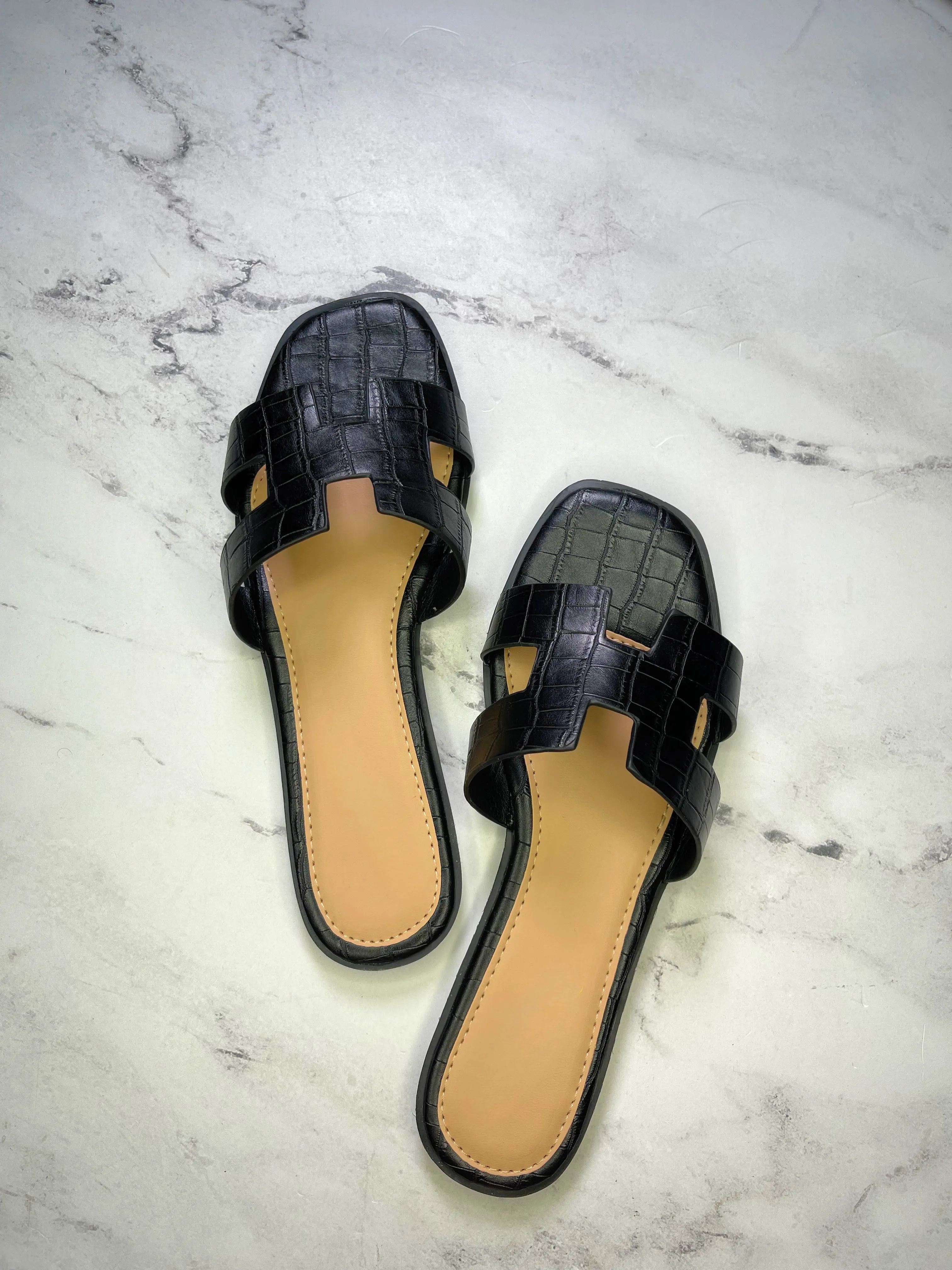 Britt Sandals-Black