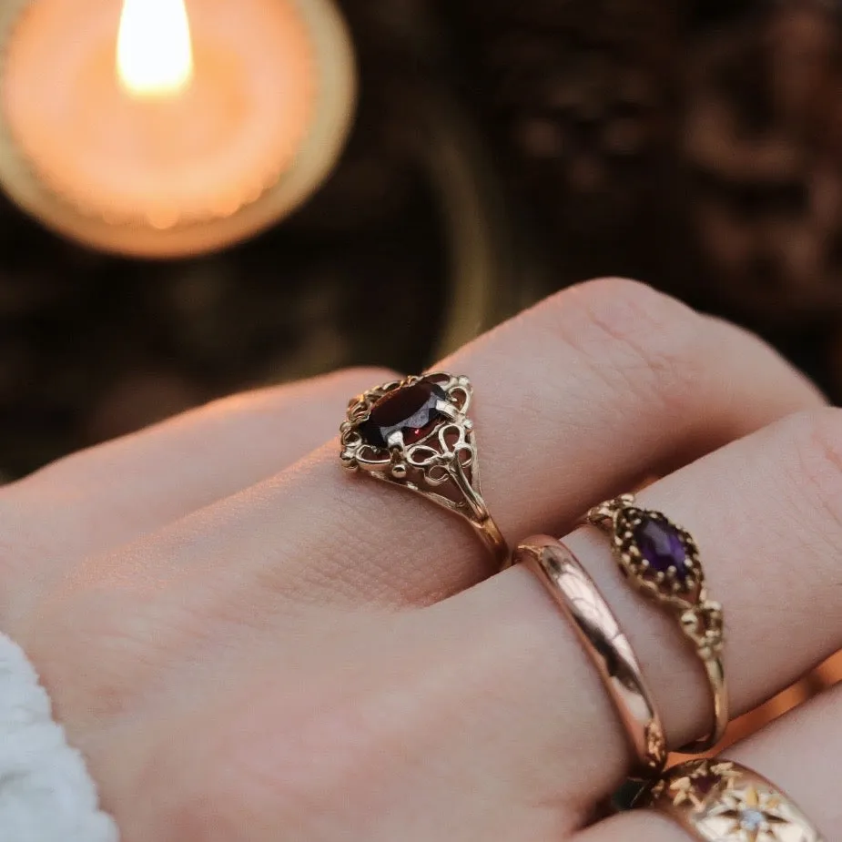 Vintage | Liliane Garnet Ring