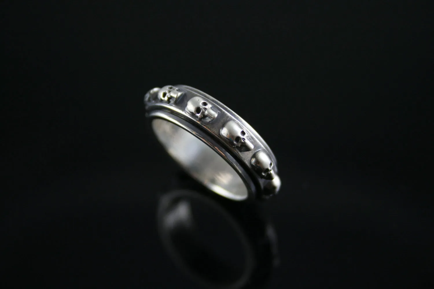 Vintage Skull Spinner Ring in STERLING SILVER-UDINC0315