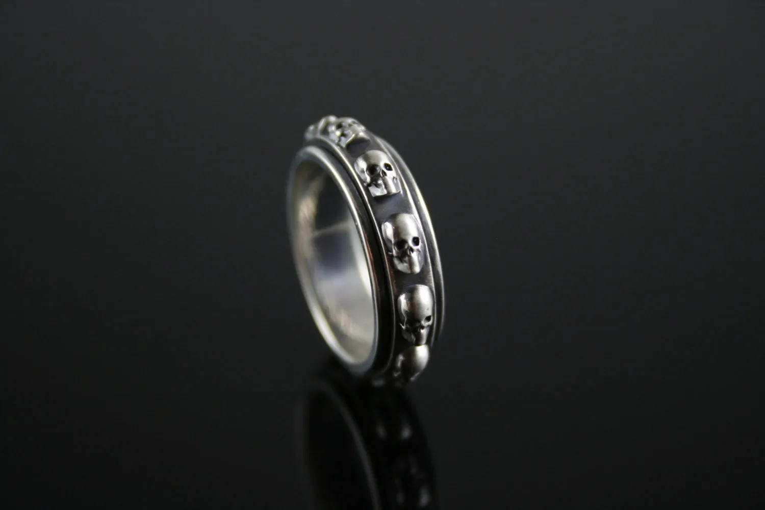 Vintage Skull Spinner Ring in STERLING SILVER-UDINC0315